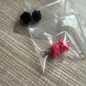Set of 2 Elegant Black and Pink Rose Earrings